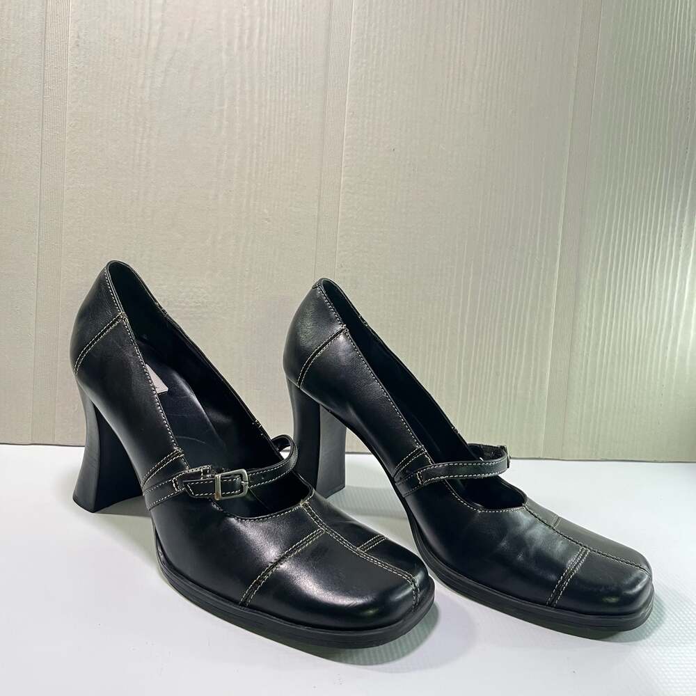 Bakers Women's Black Leather Mary Jane Square Toe Heels